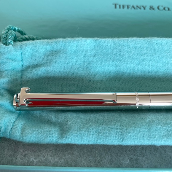 Tiffany & Co T Clip ballpoint pen in silver - Picture 2 of 3
